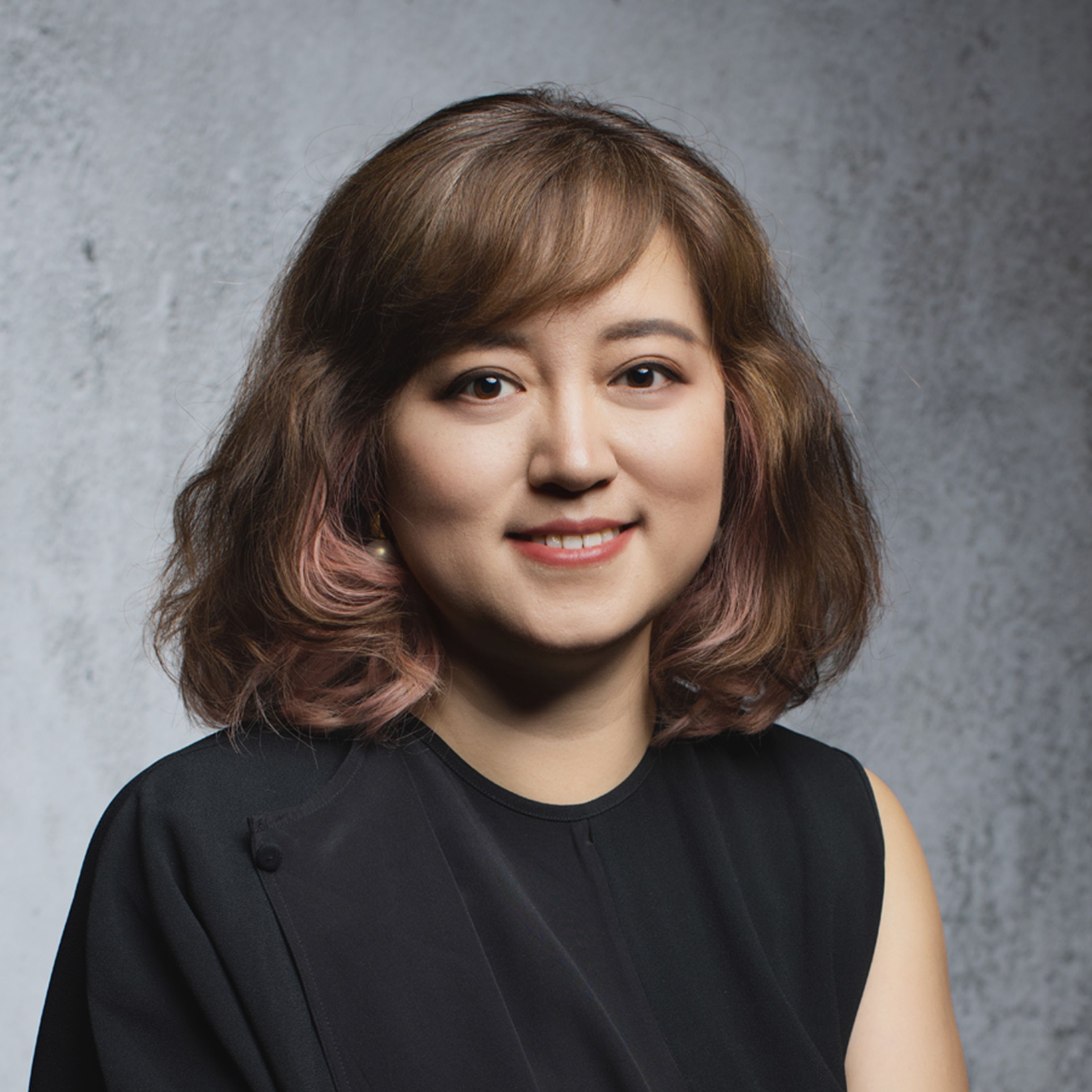 卢靖毅 ，品物流形 PINWU 合伙人、融设计图书馆常务副馆长